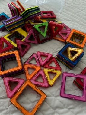 Assorted Colored Magnetic Tiles – Multicolor toy